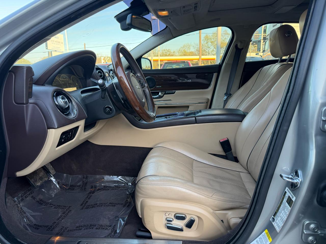 Jaguar XJ-Series XJL Portfolio 2013