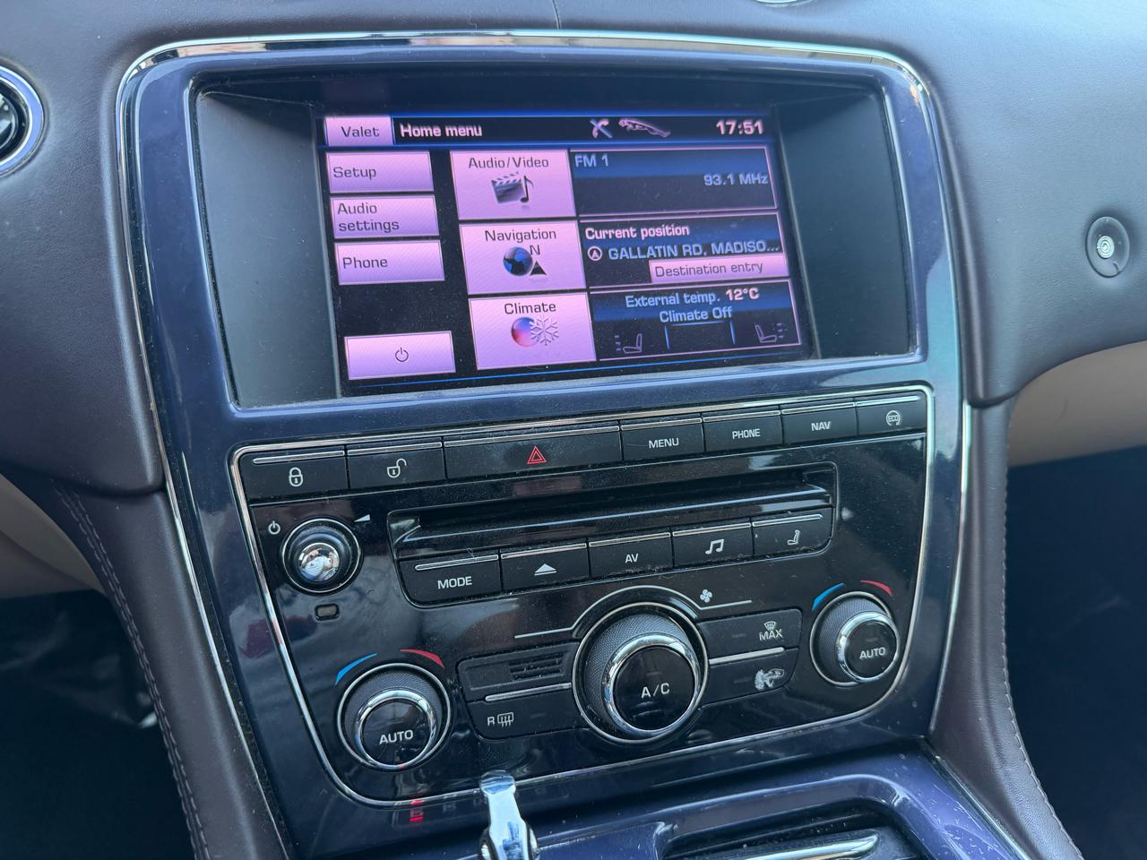 Jaguar XJ-Series XJL Portfolio 2013