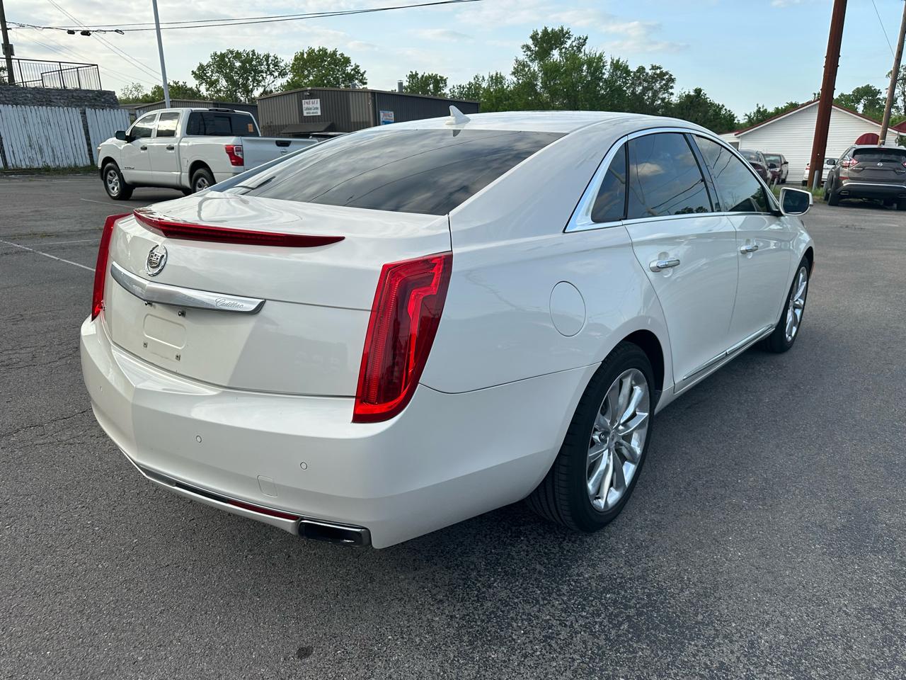 Cadillac XTS Luxury FWD 2014