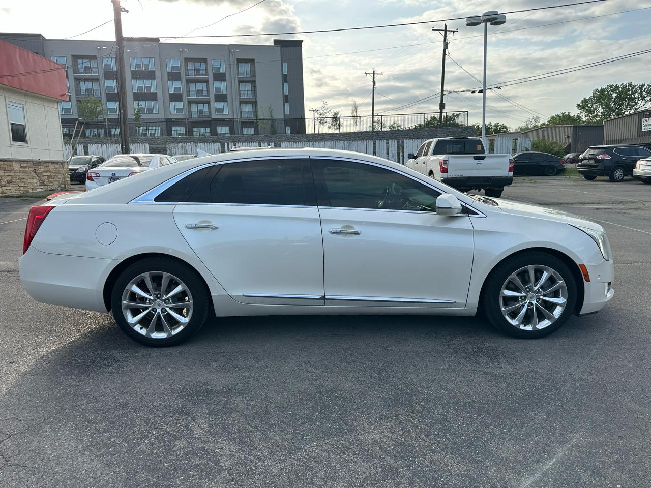 Cadillac XTS Luxury FWD 2014