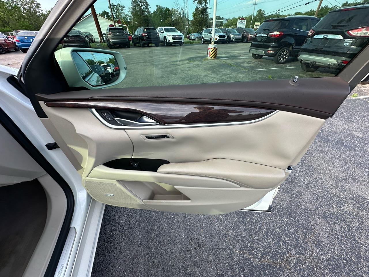 Cadillac XTS Luxury FWD 2014