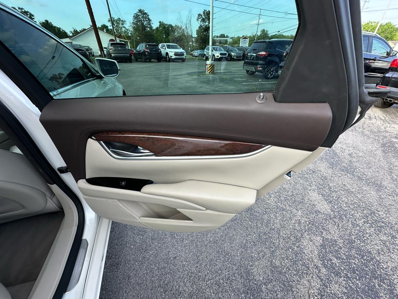 Cadillac XTS Luxury FWD 2014