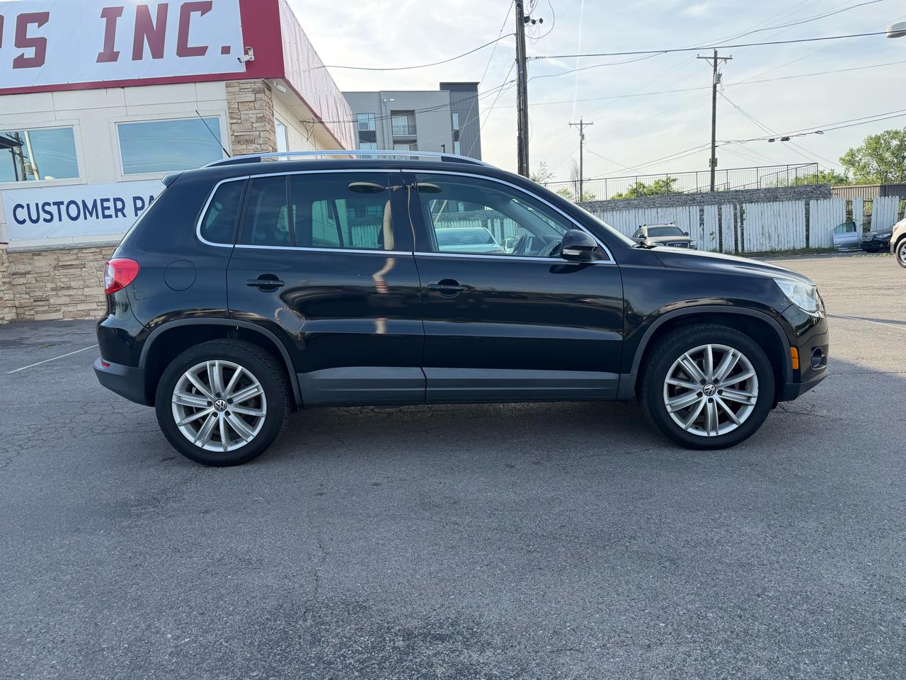 Volkswagen Tiguan SEL 2011