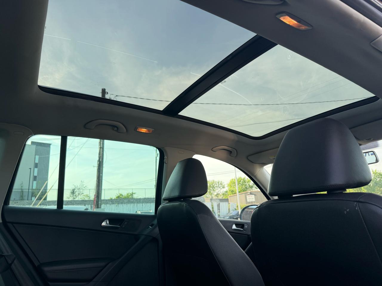 Volkswagen Tiguan SEL 2011