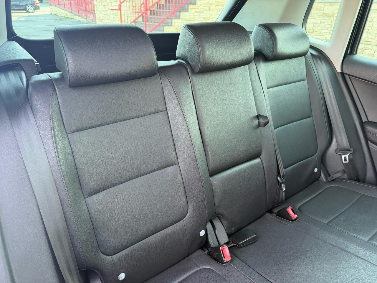 Volkswagen Tiguan SEL 2011