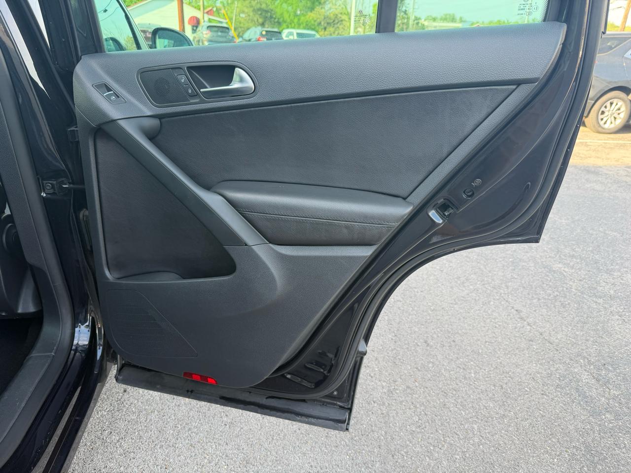 Volkswagen Tiguan SEL 2011