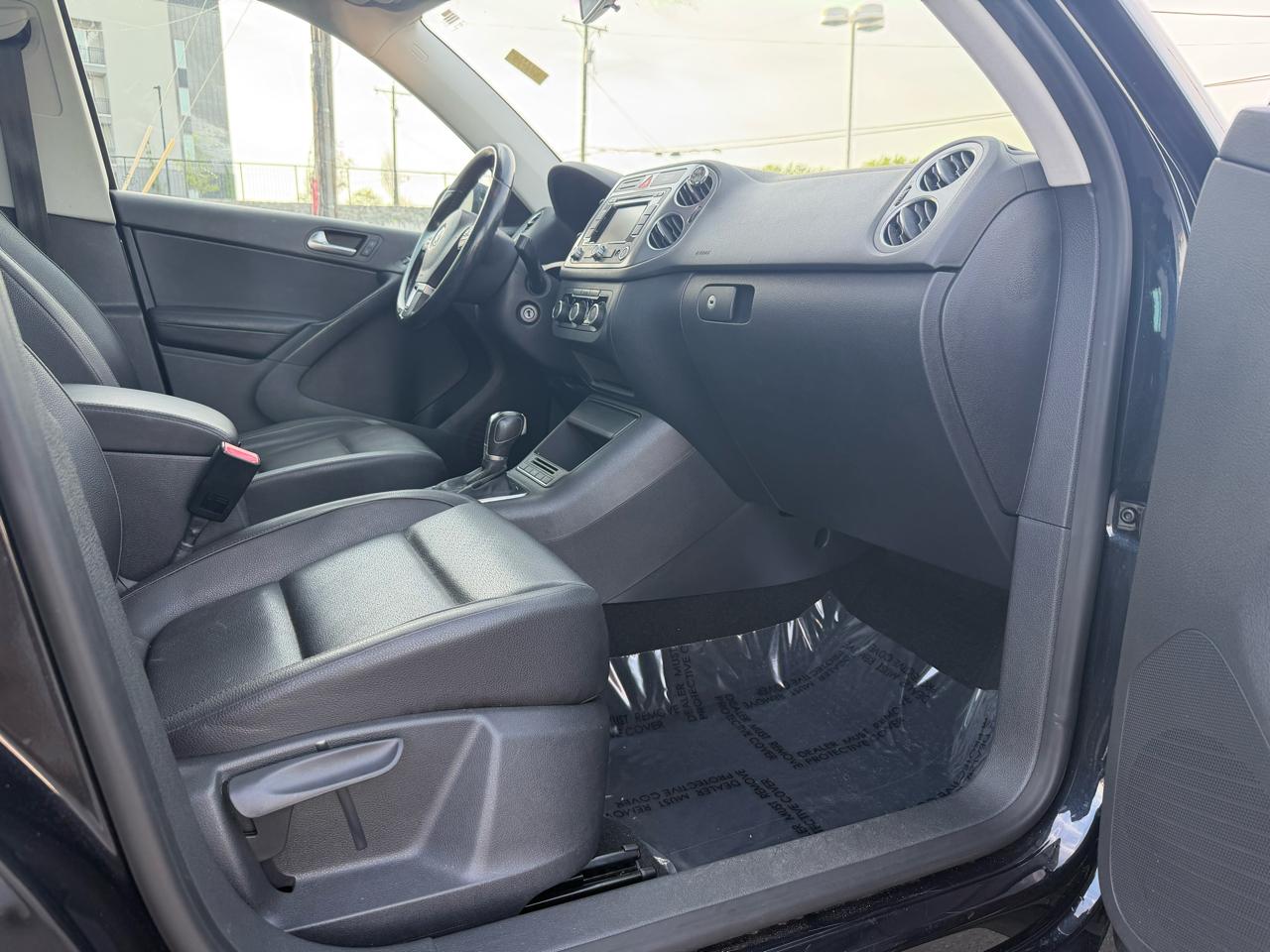 Volkswagen Tiguan SEL 2011