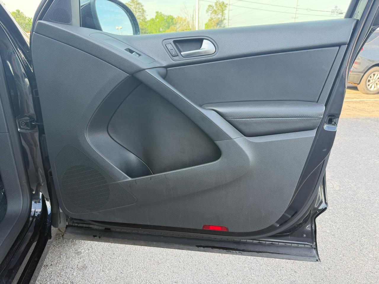 Volkswagen Tiguan SEL 2011