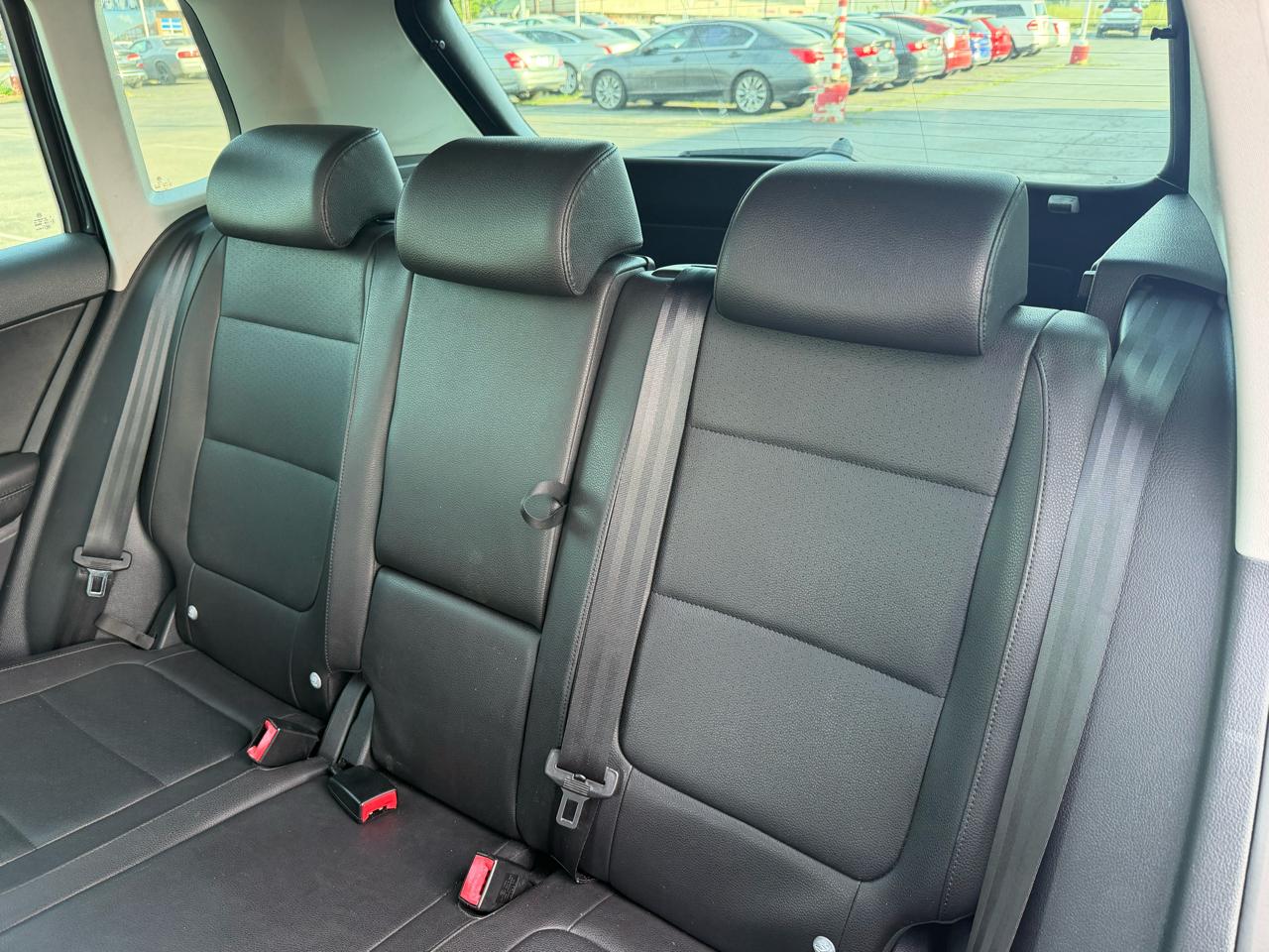 Volkswagen Tiguan SEL 2011