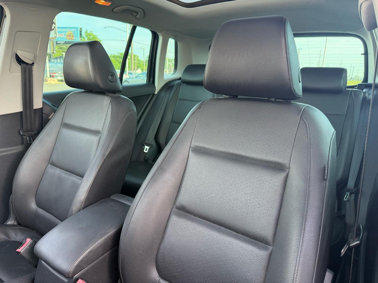 Volkswagen Tiguan SEL 2011