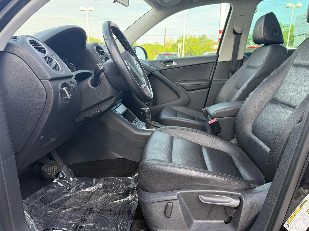 Volkswagen Tiguan SEL 2011