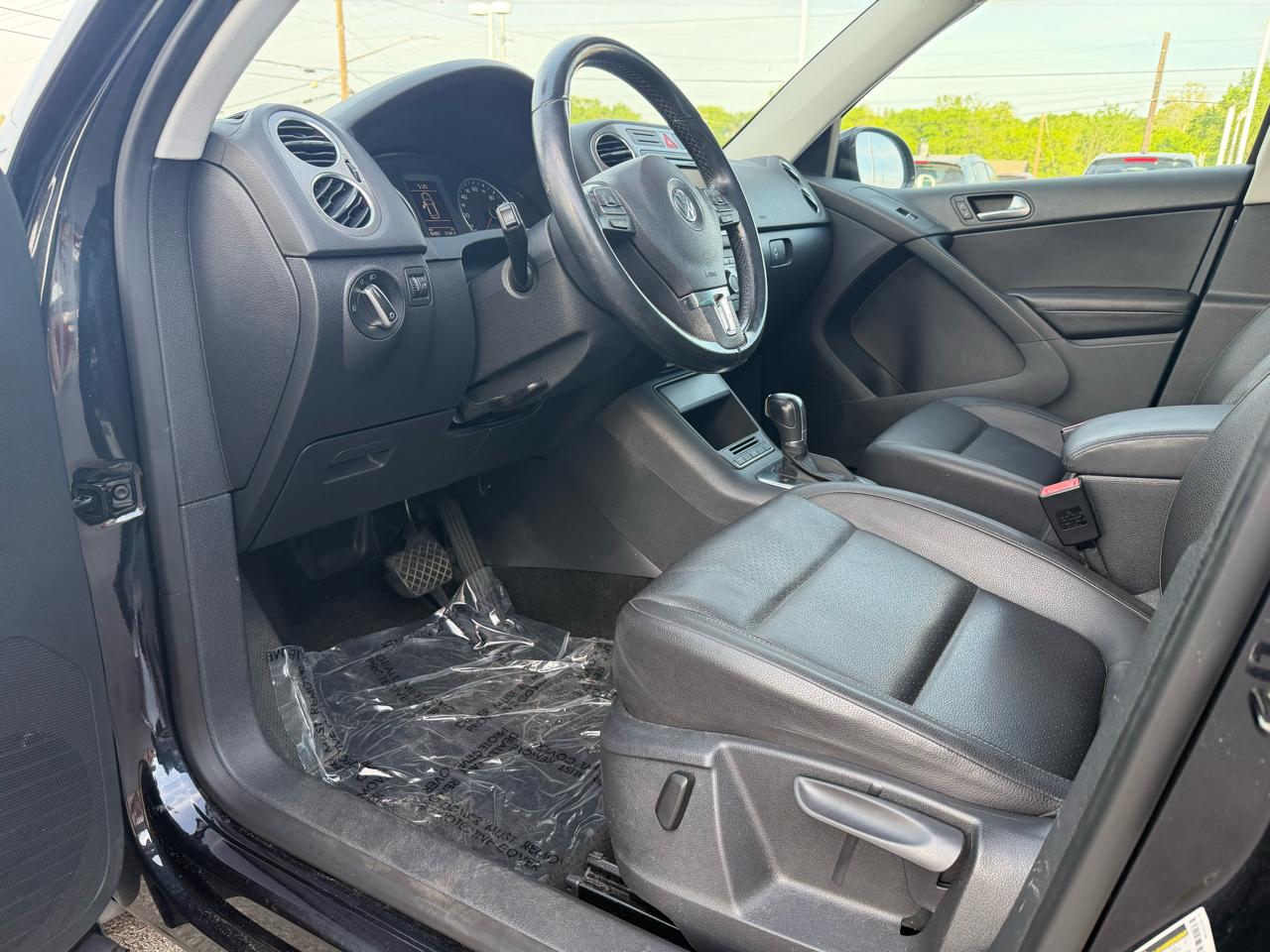 Volkswagen Tiguan SEL 2011