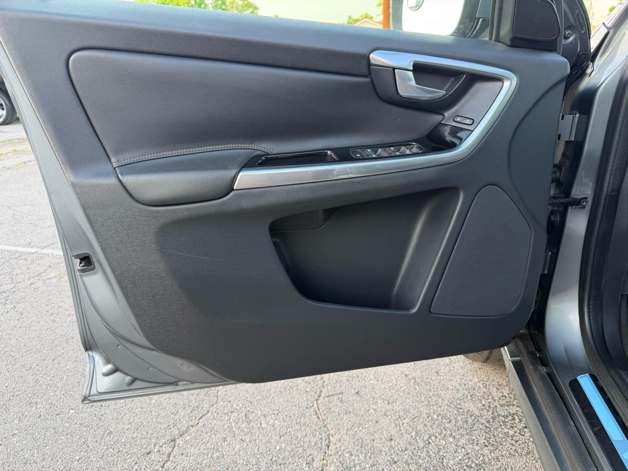 Volvo XC60 T5 Drive-E Platinum FWD 2016