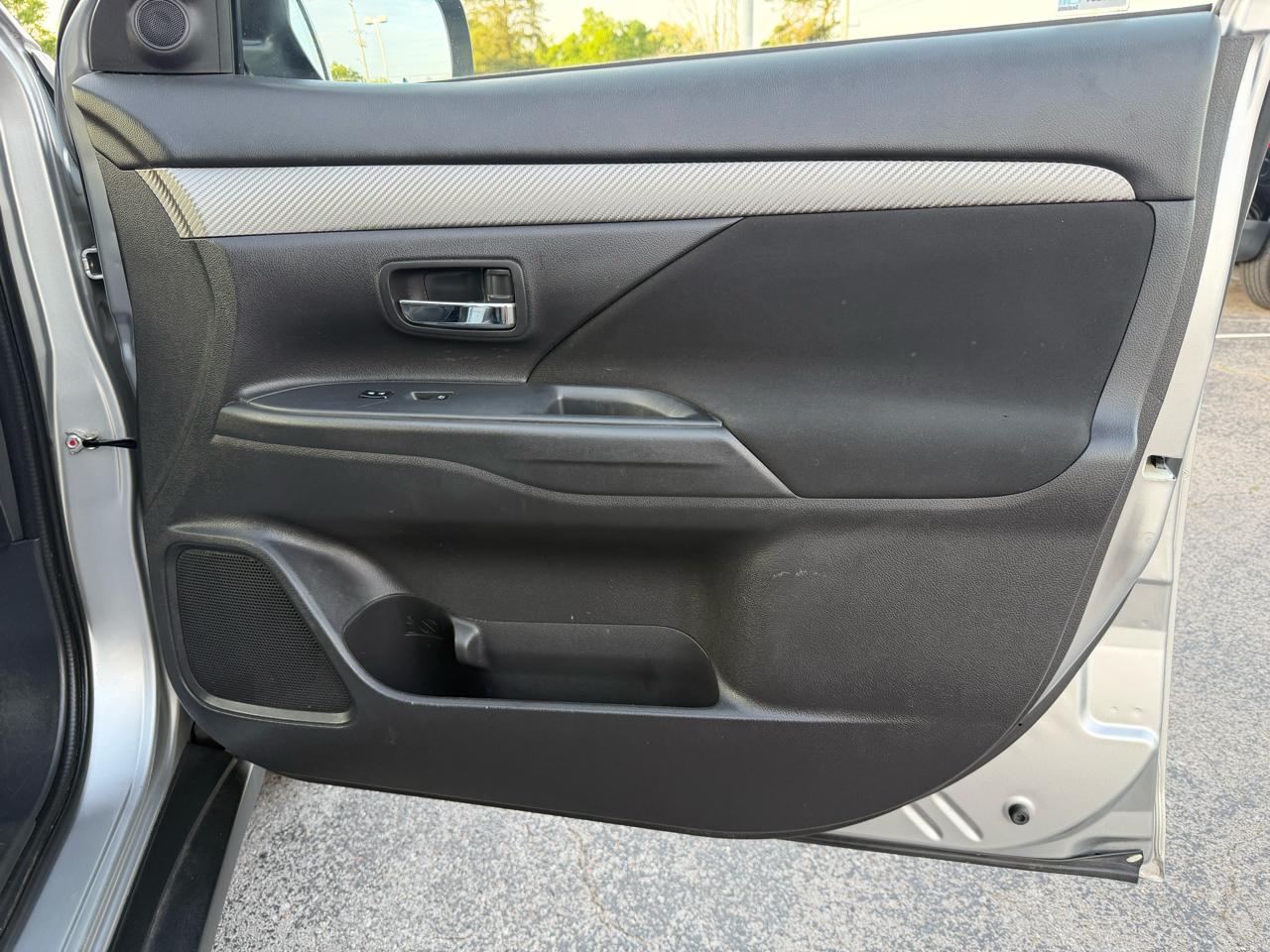 Mitsubishi Outlander SEL AWD 2018