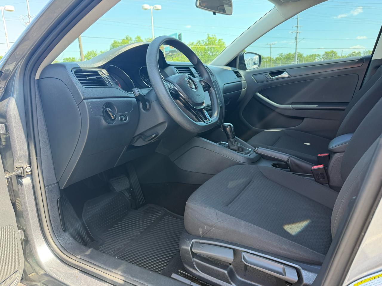 Volkswagen Jetta S 6A 2015