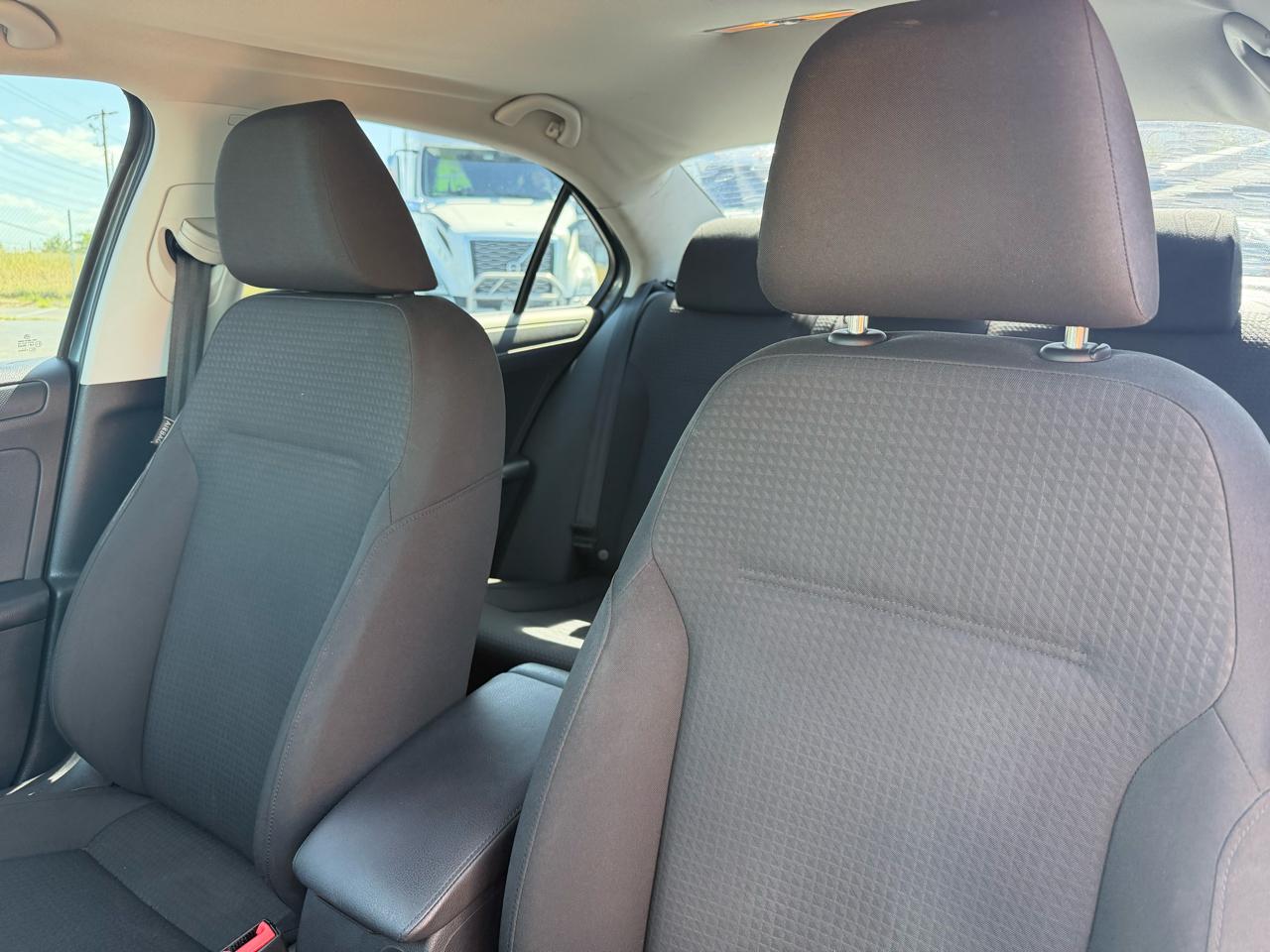 Volkswagen Jetta S 6A 2015