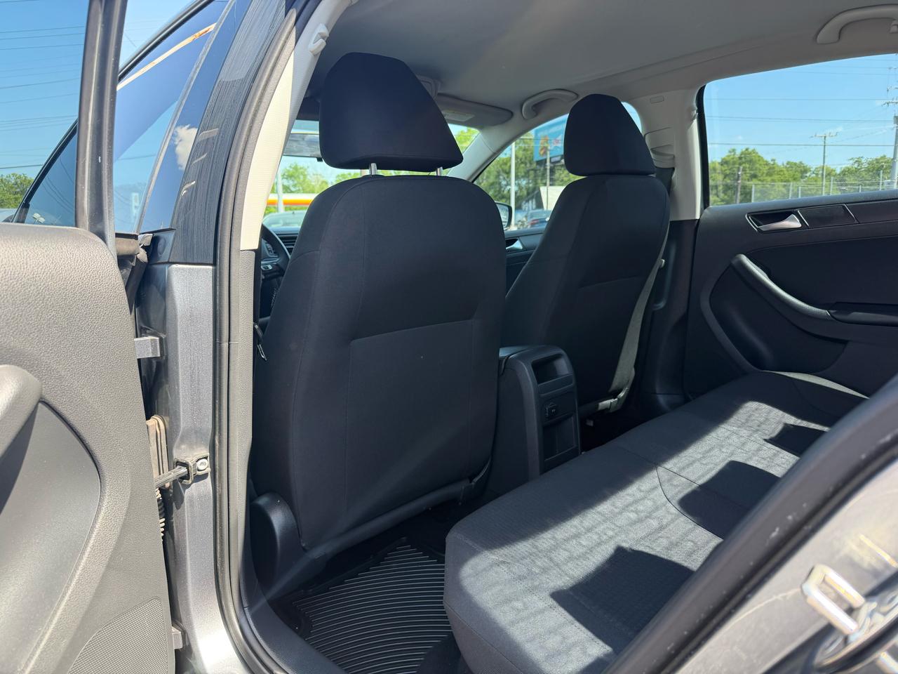 Volkswagen Jetta S 6A 2015