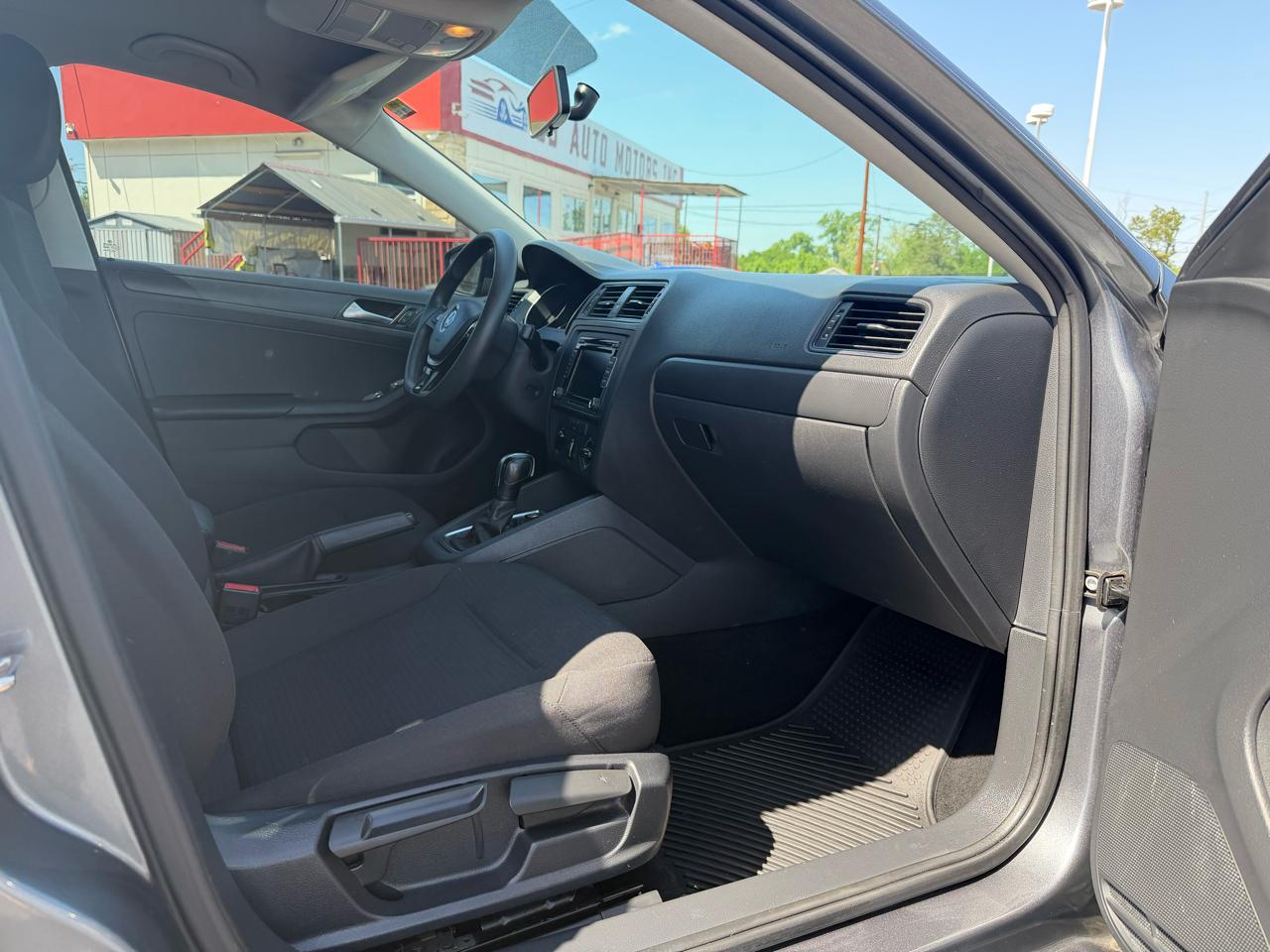 Volkswagen Jetta S 6A 2015