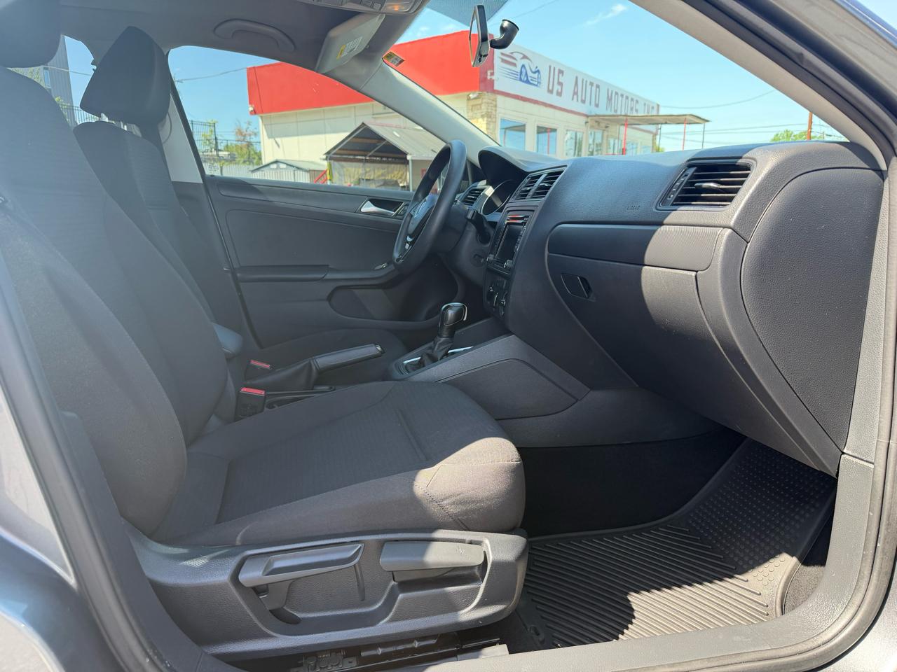 Volkswagen Jetta S 6A 2015