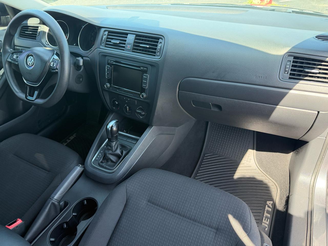 Volkswagen Jetta S 6A 2015