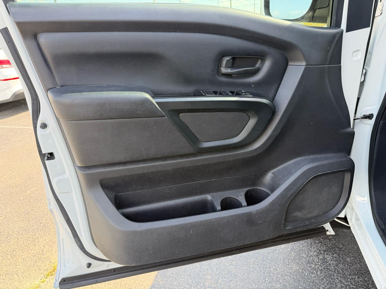 Nissan Titan S Crew Cab 2WD 2019