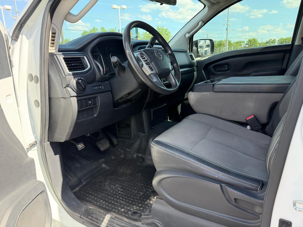 Nissan Titan S Crew Cab 2WD 2019