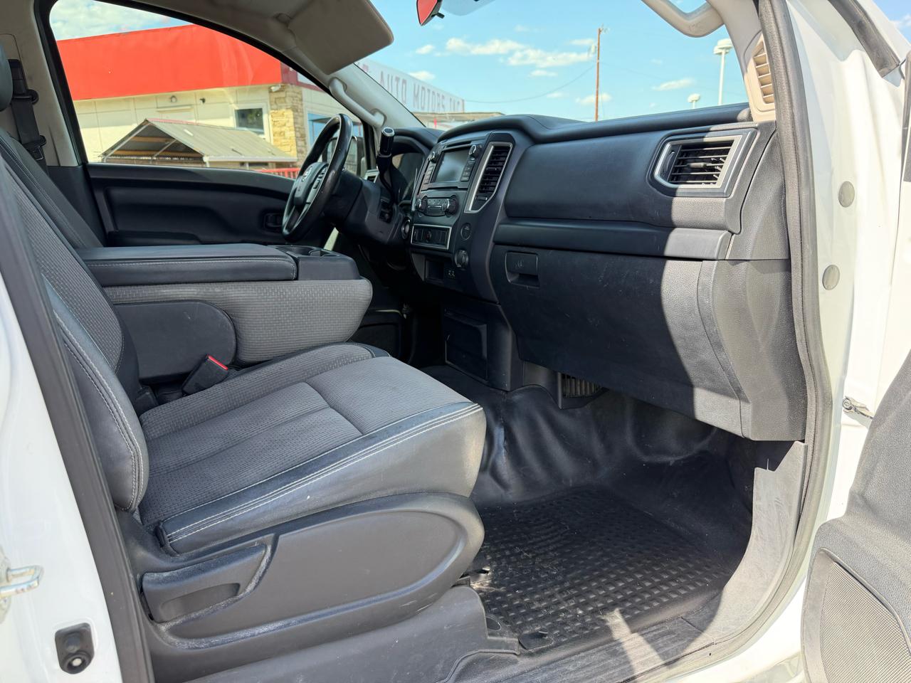 Nissan Titan S Crew Cab 2WD 2019