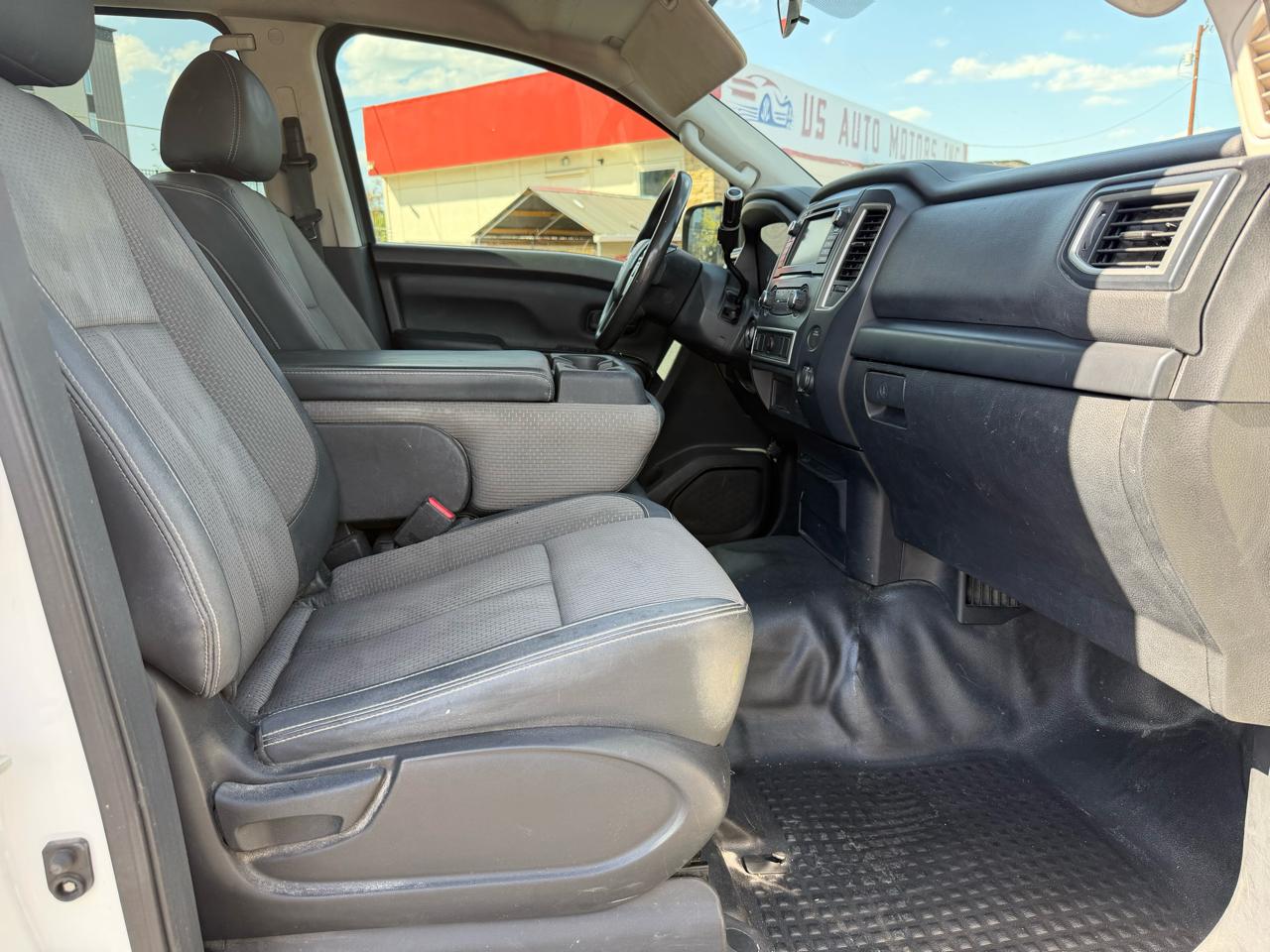 Nissan Titan S Crew Cab 2WD 2019