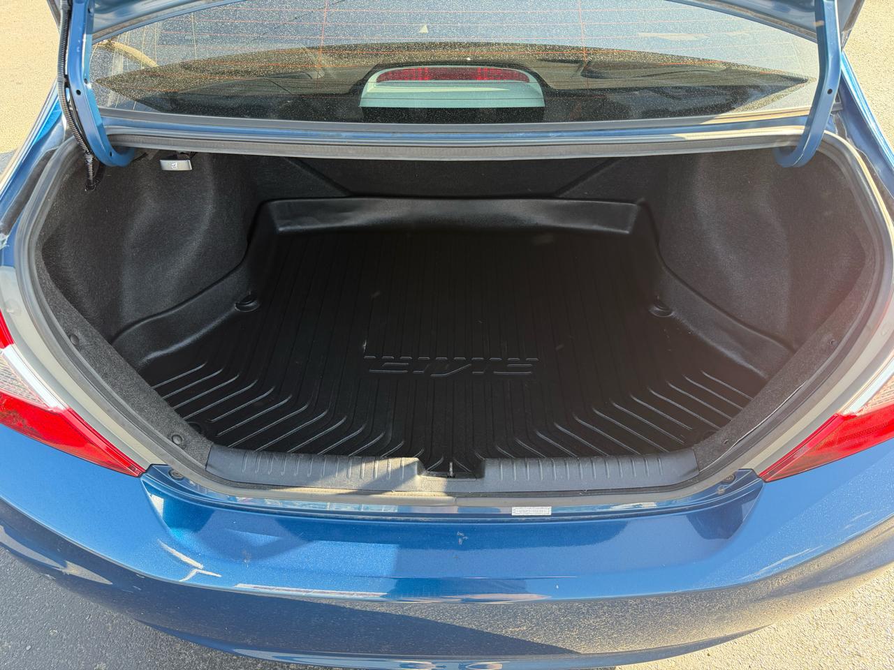 Honda Civic LX Sedan 5-Speed AT 2012