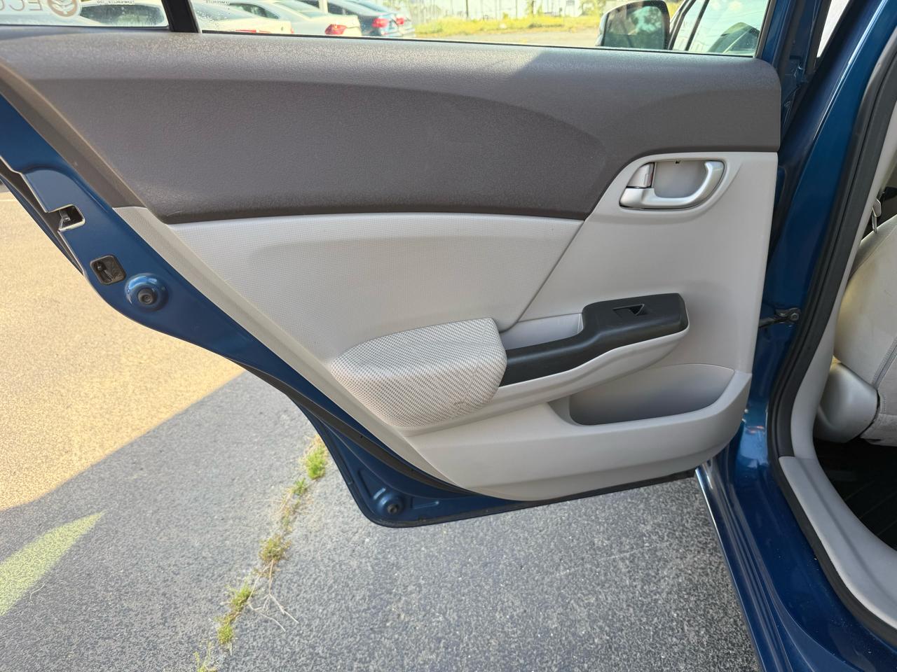 Honda Civic LX Sedan 5-Speed AT 2012