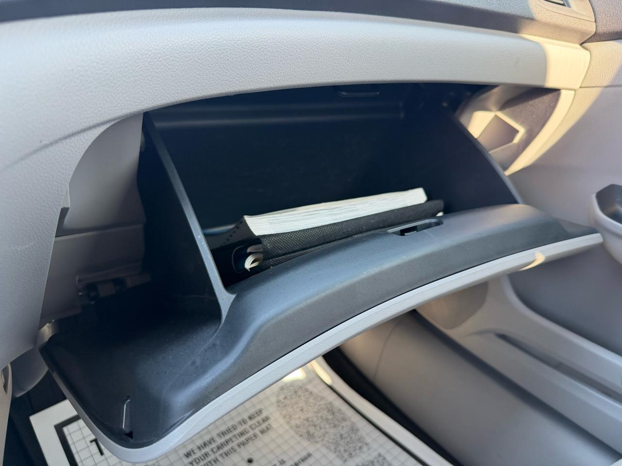 Honda Civic LX Sedan 5-Speed AT 2012