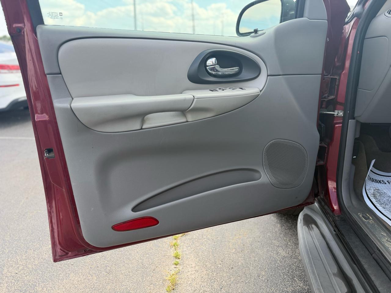 Chevrolet TrailBlazer LS1 2WD 2007