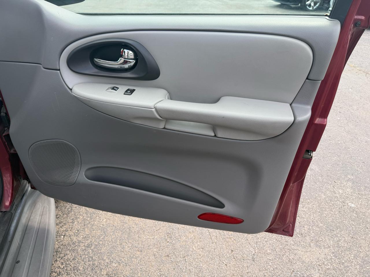 Chevrolet TrailBlazer LS1 2WD 2007