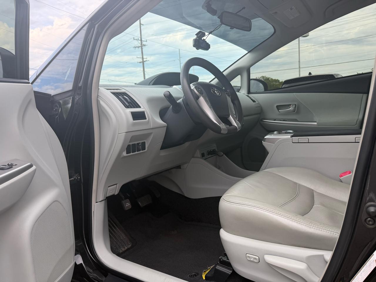 Toyota Prius V Three 2014