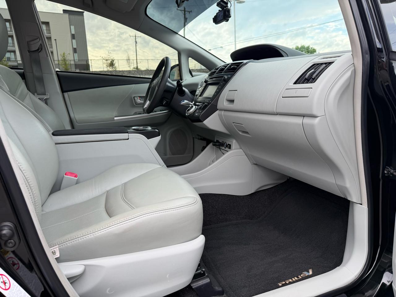 Toyota Prius V Three 2014