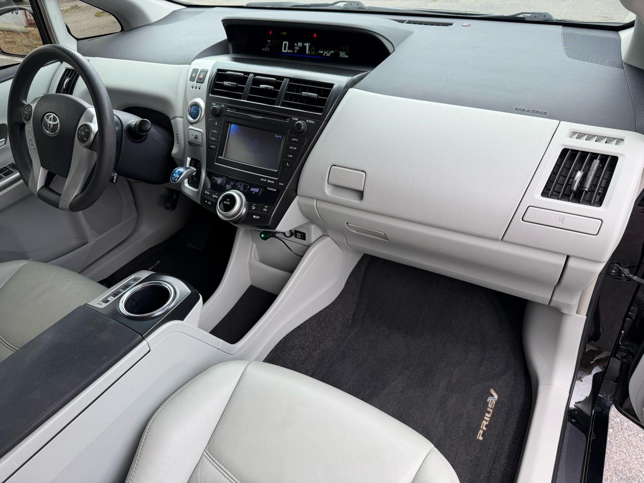 Toyota Prius V Three 2014