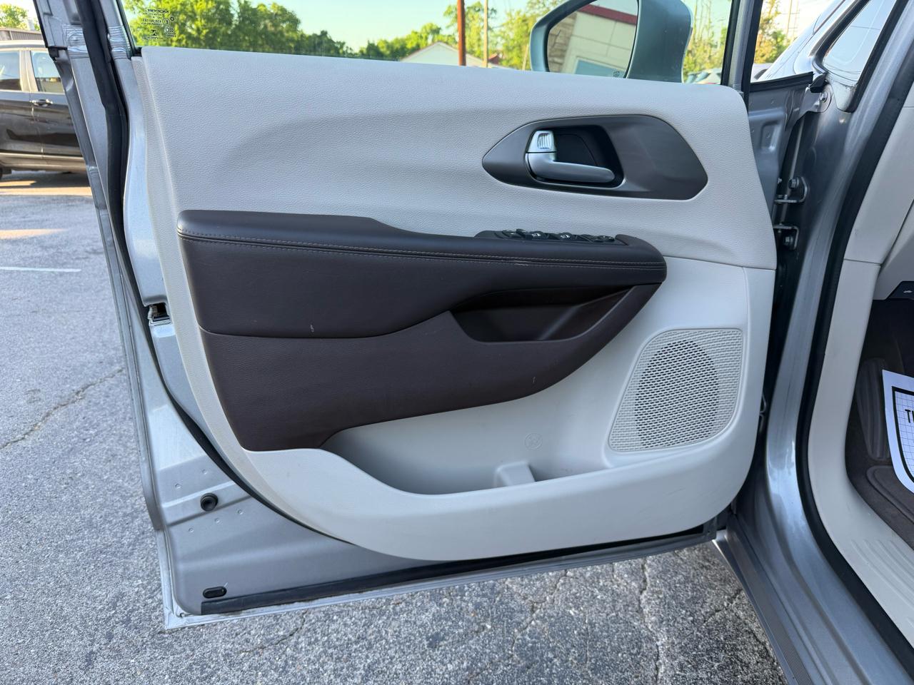 Chrysler Pacifica Touring-L Plus 2017