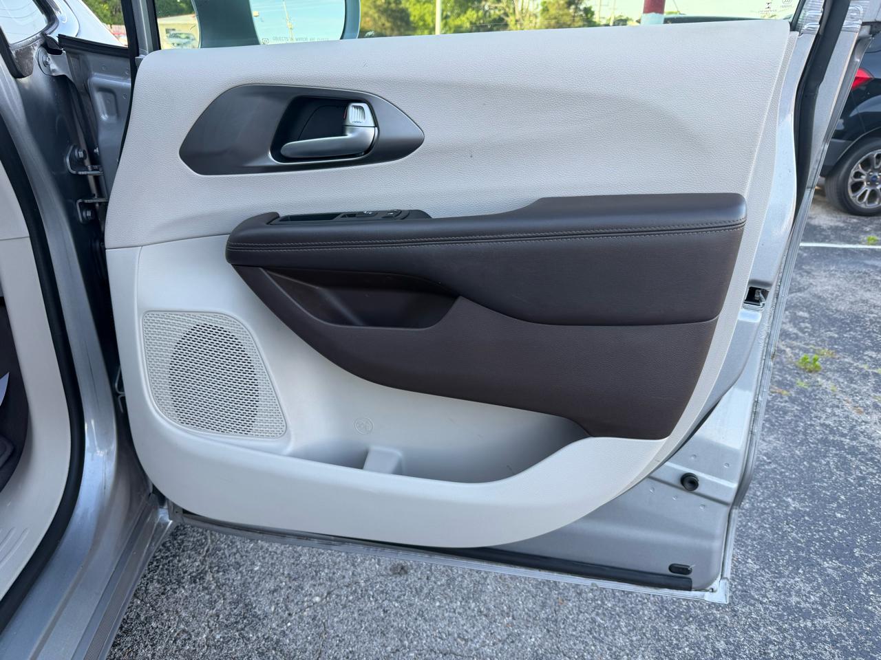 Chrysler Pacifica Touring-L Plus 2017