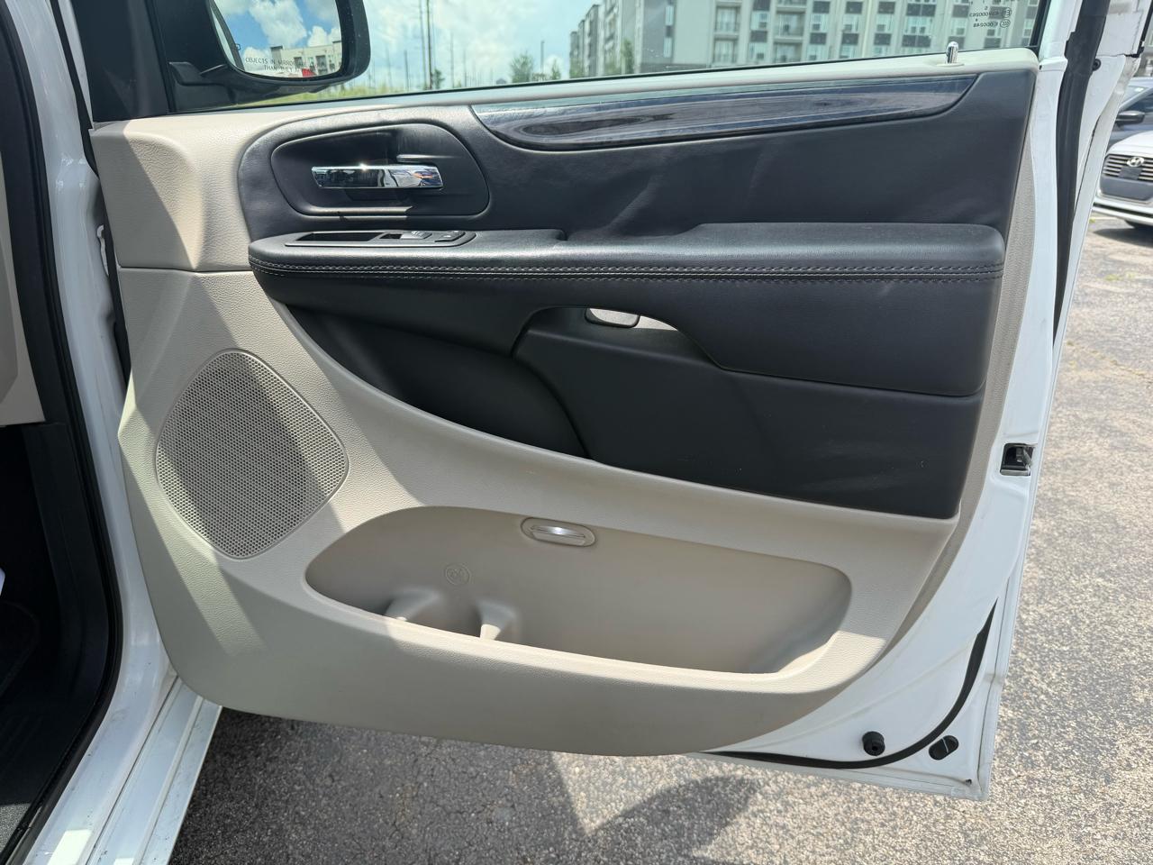 Dodge Grand Caravan SE 2017