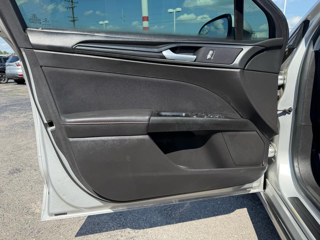 Ford Fusion SE 2016