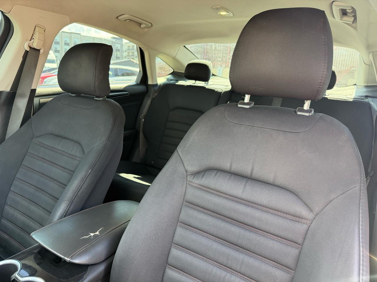 Ford Fusion SE 2016