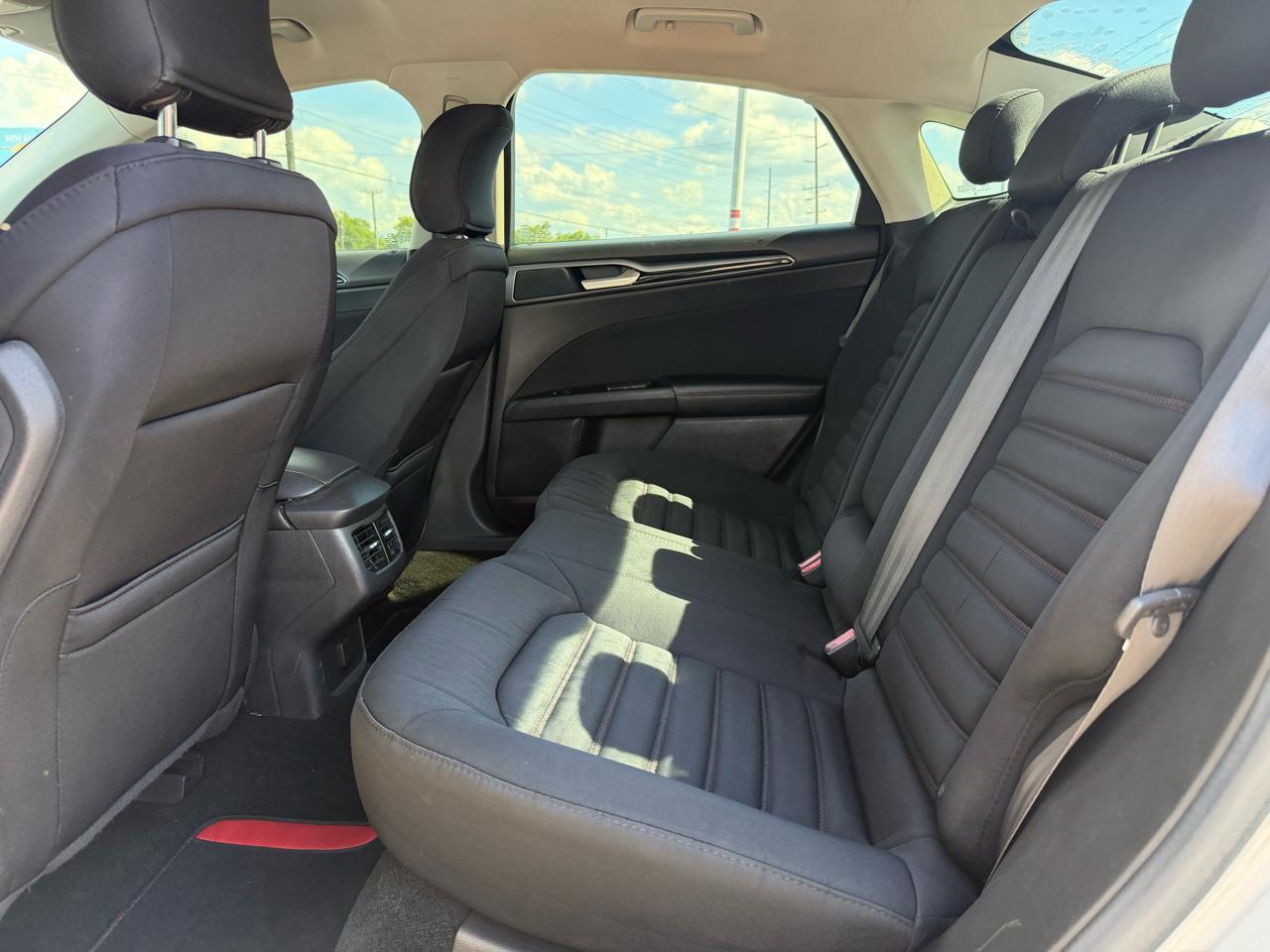 Ford Fusion SE 2016