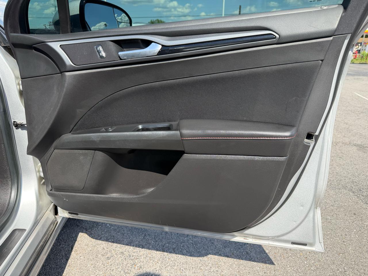 Ford Fusion SE 2016