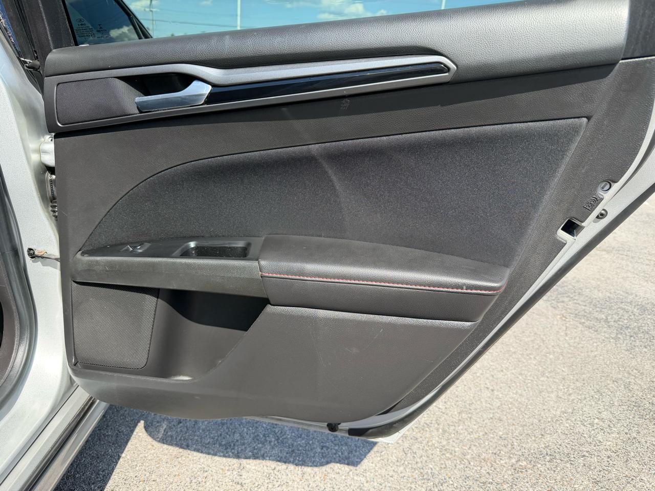 Ford Fusion SE 2016