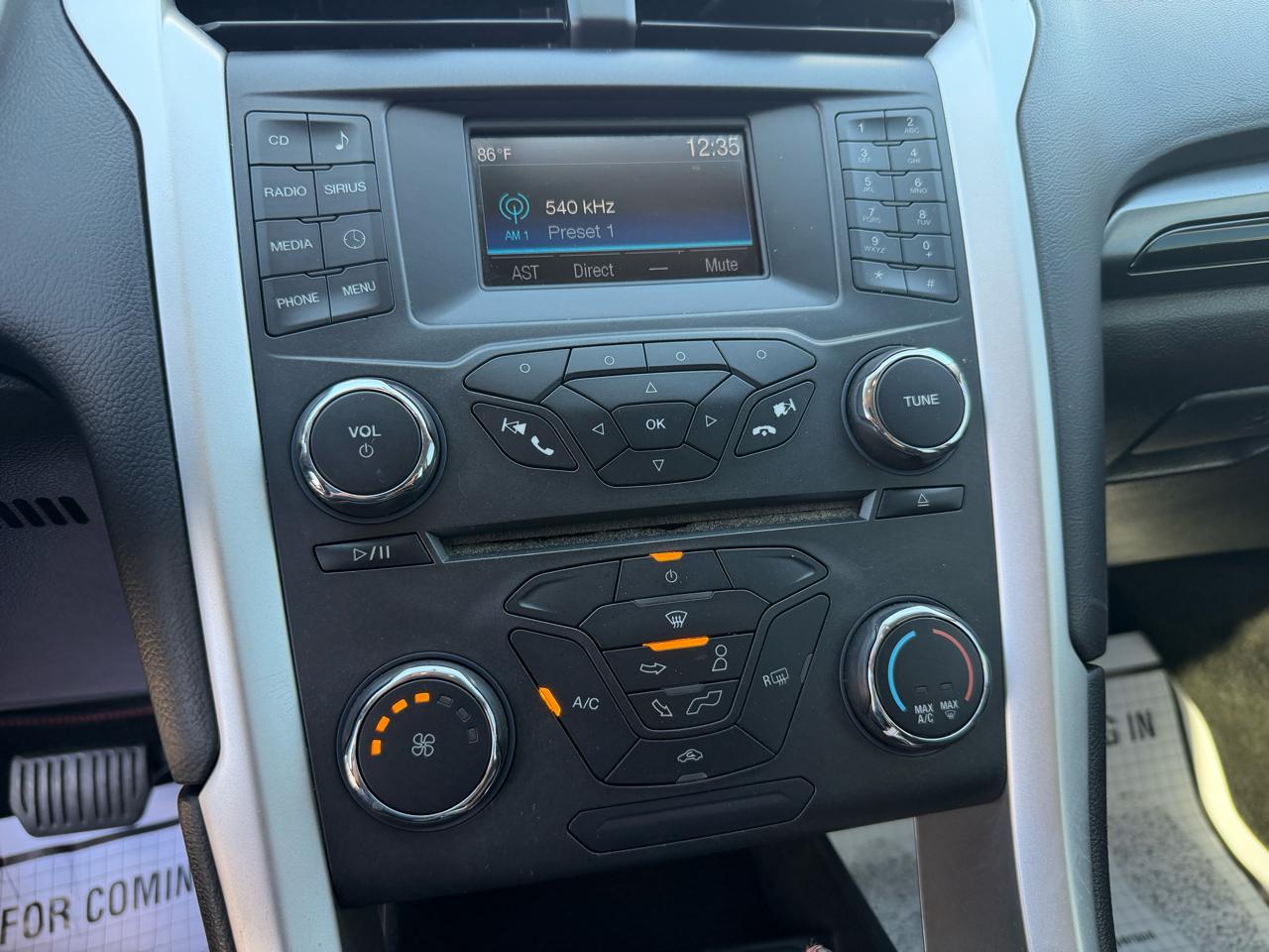 Ford Fusion SE 2016