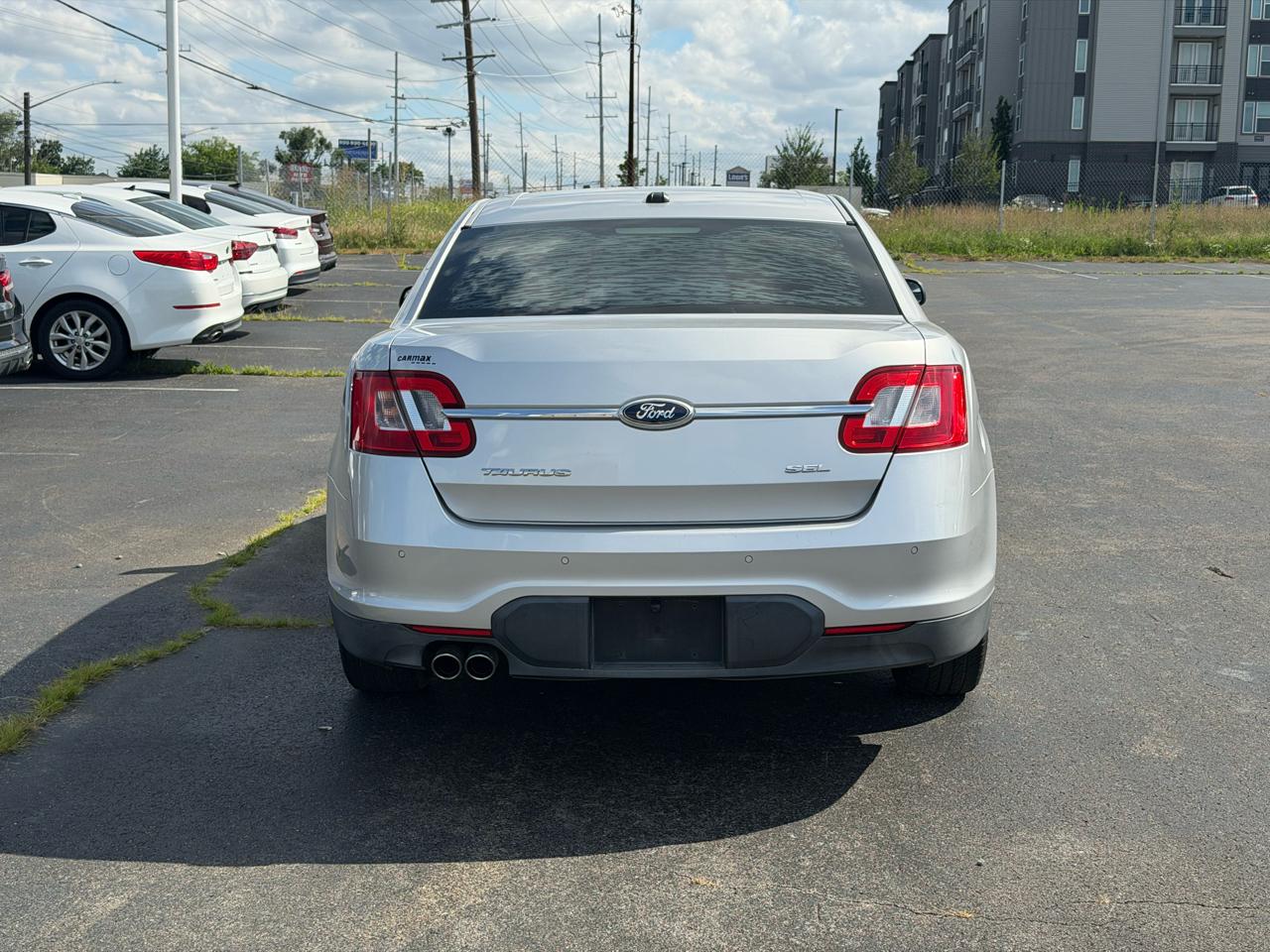 Ford Taurus SEL FWD 2012