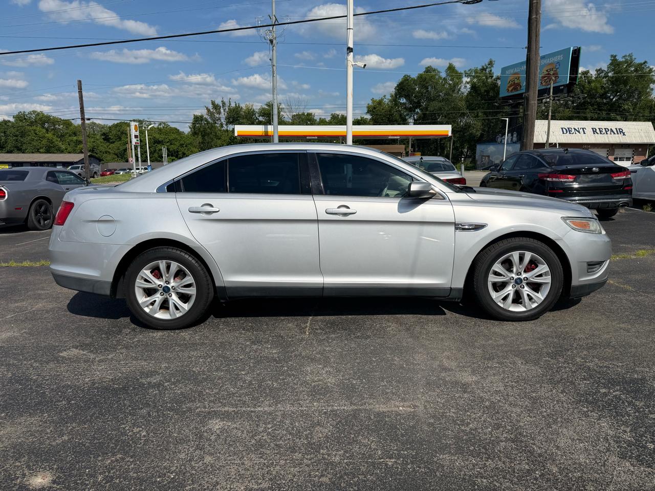 Ford Taurus SEL FWD 2012