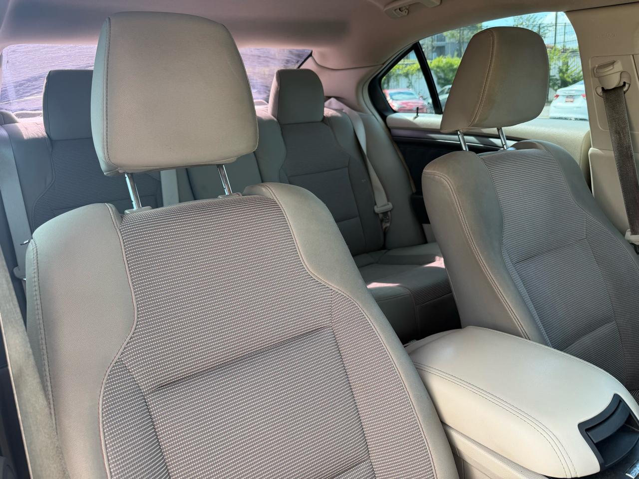 Ford Taurus SEL FWD 2012