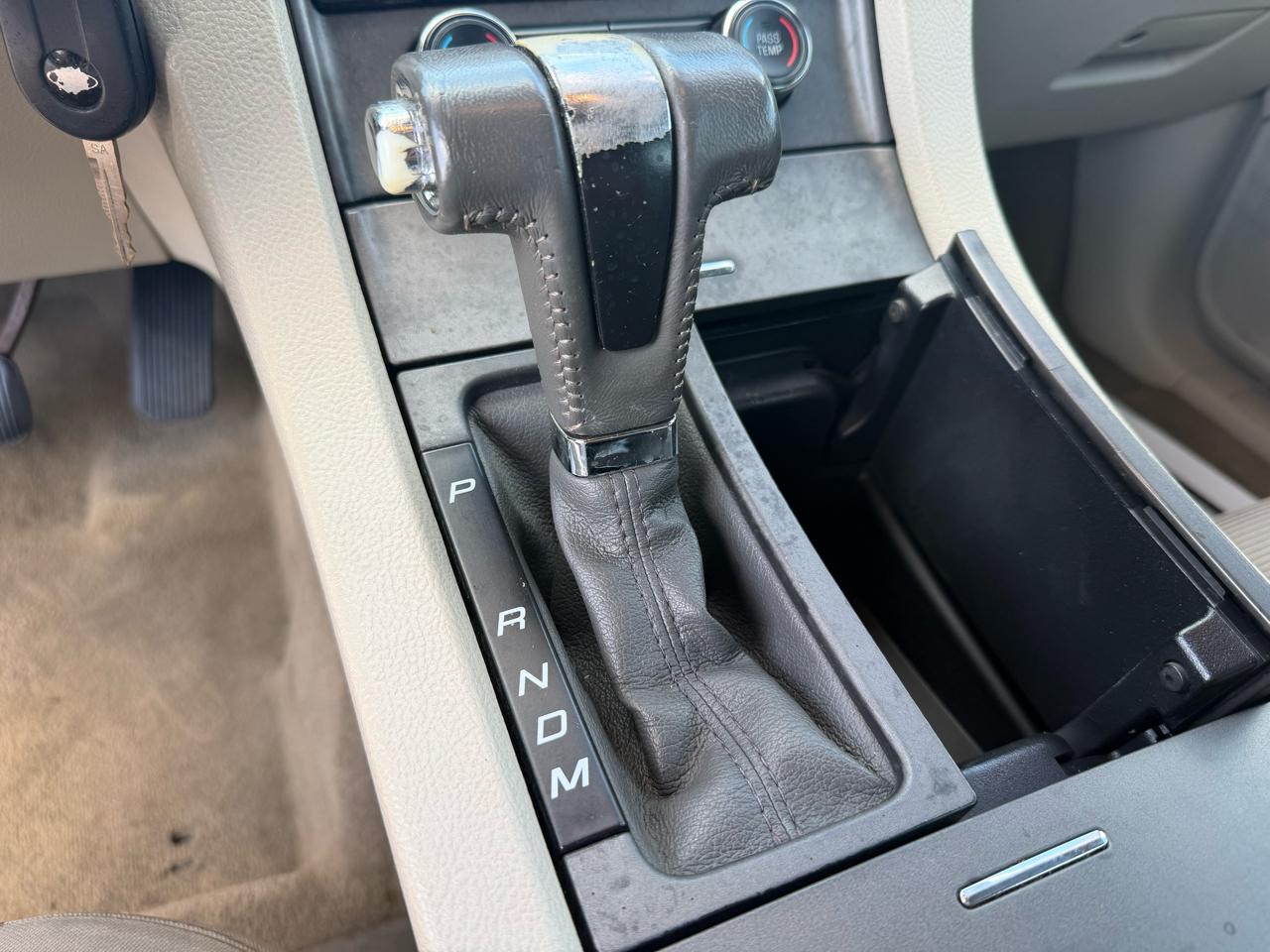 Ford Taurus SEL FWD 2012