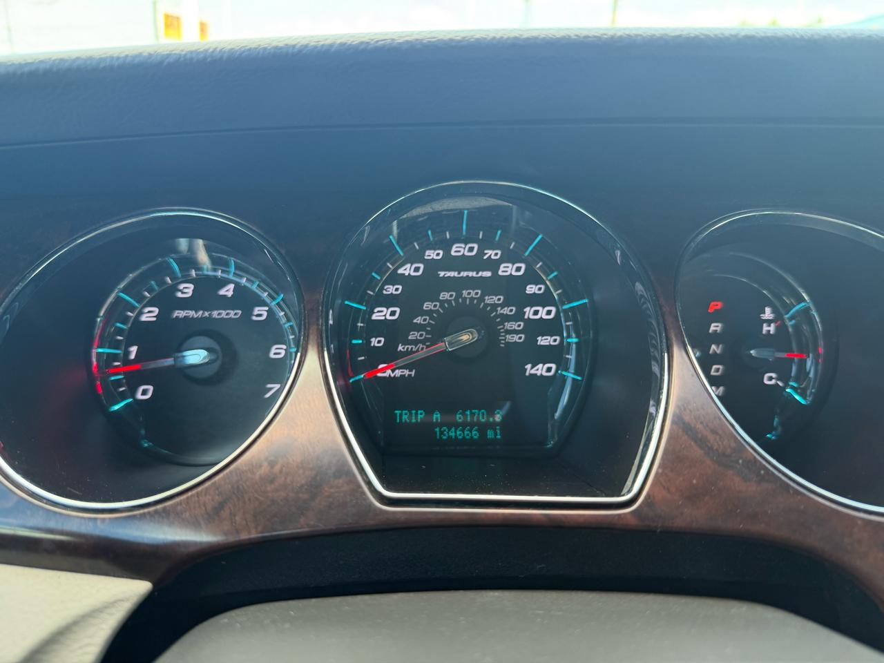 Ford Taurus SEL FWD 2012